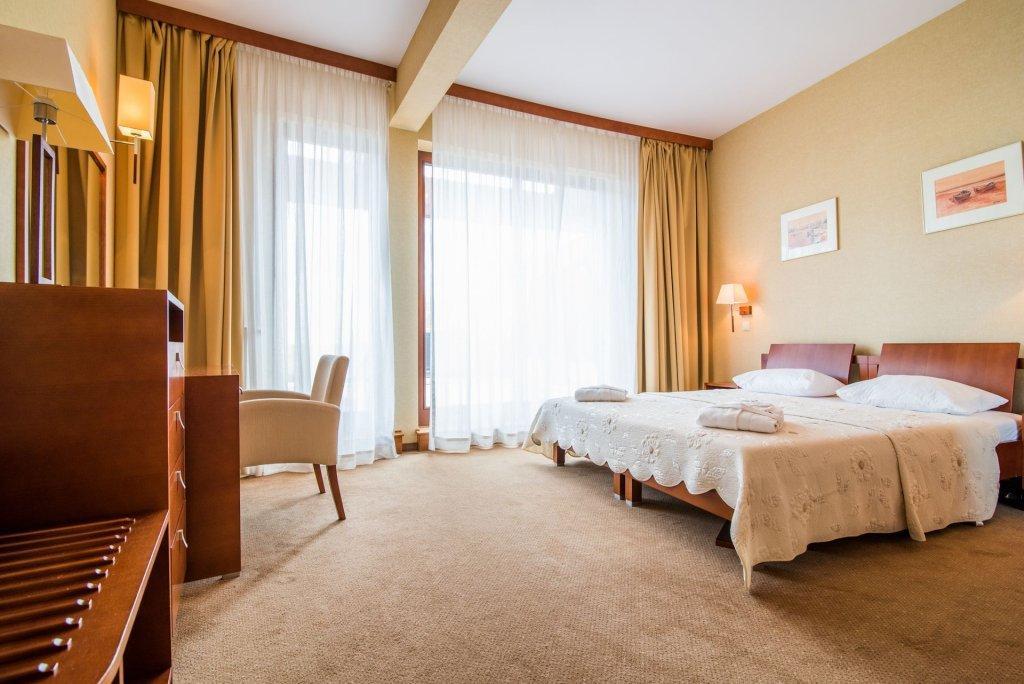 יאסטארניה Hotel Dom Zdrojowy Resort & Spa - Destigo Hotels מראה חיצוני תמונה