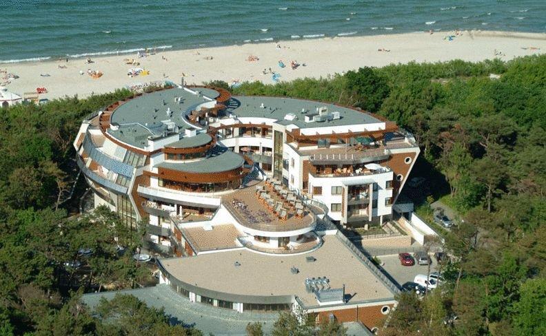 יאסטארניה Hotel Dom Zdrojowy Resort & Spa - Destigo Hotels מראה חיצוני תמונה